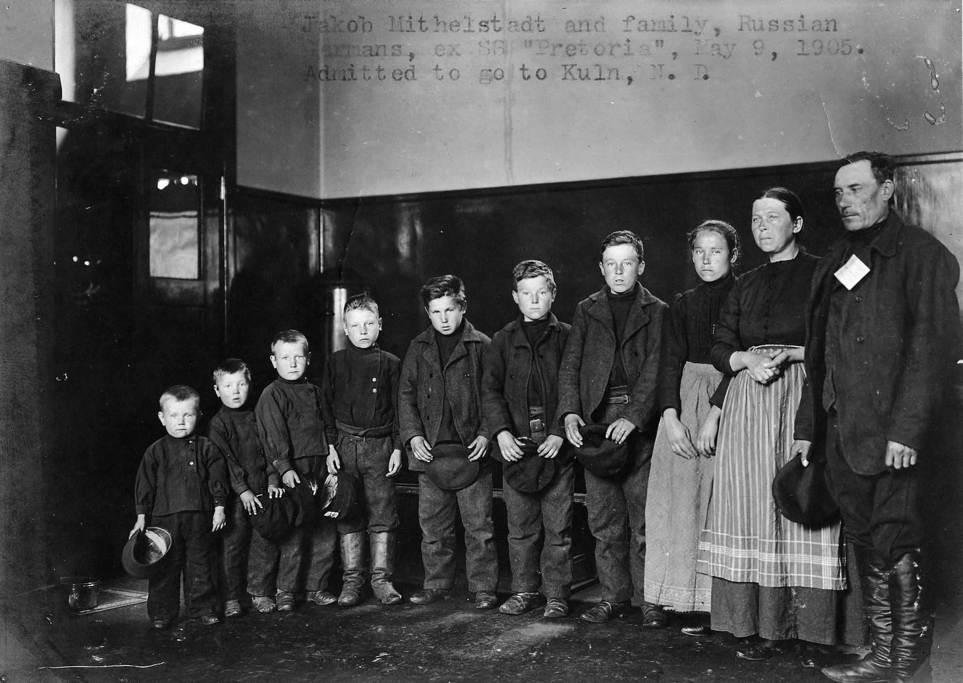 I wonder how the fate of this family turned out. - Immigration, USA, Retro, Black and white photo