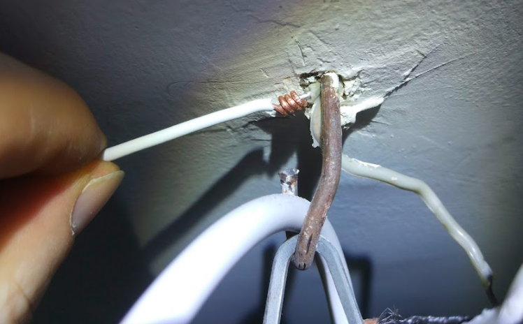 Как нарастить короткий алюминиевый провод в стене
