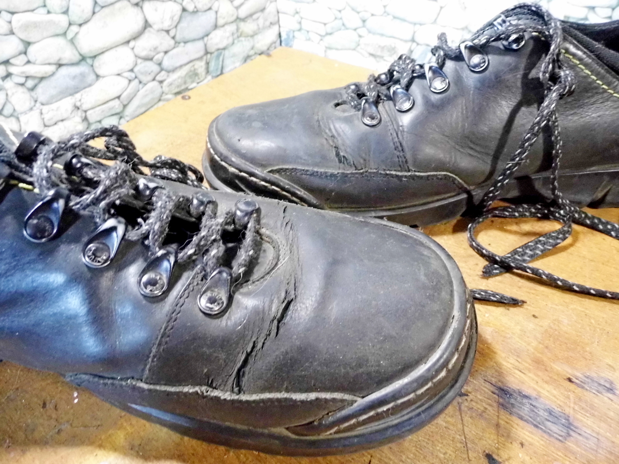 Heavily worn pair: liquid leather, lining and heels - My, Shoe repair, Shoes, Longpost