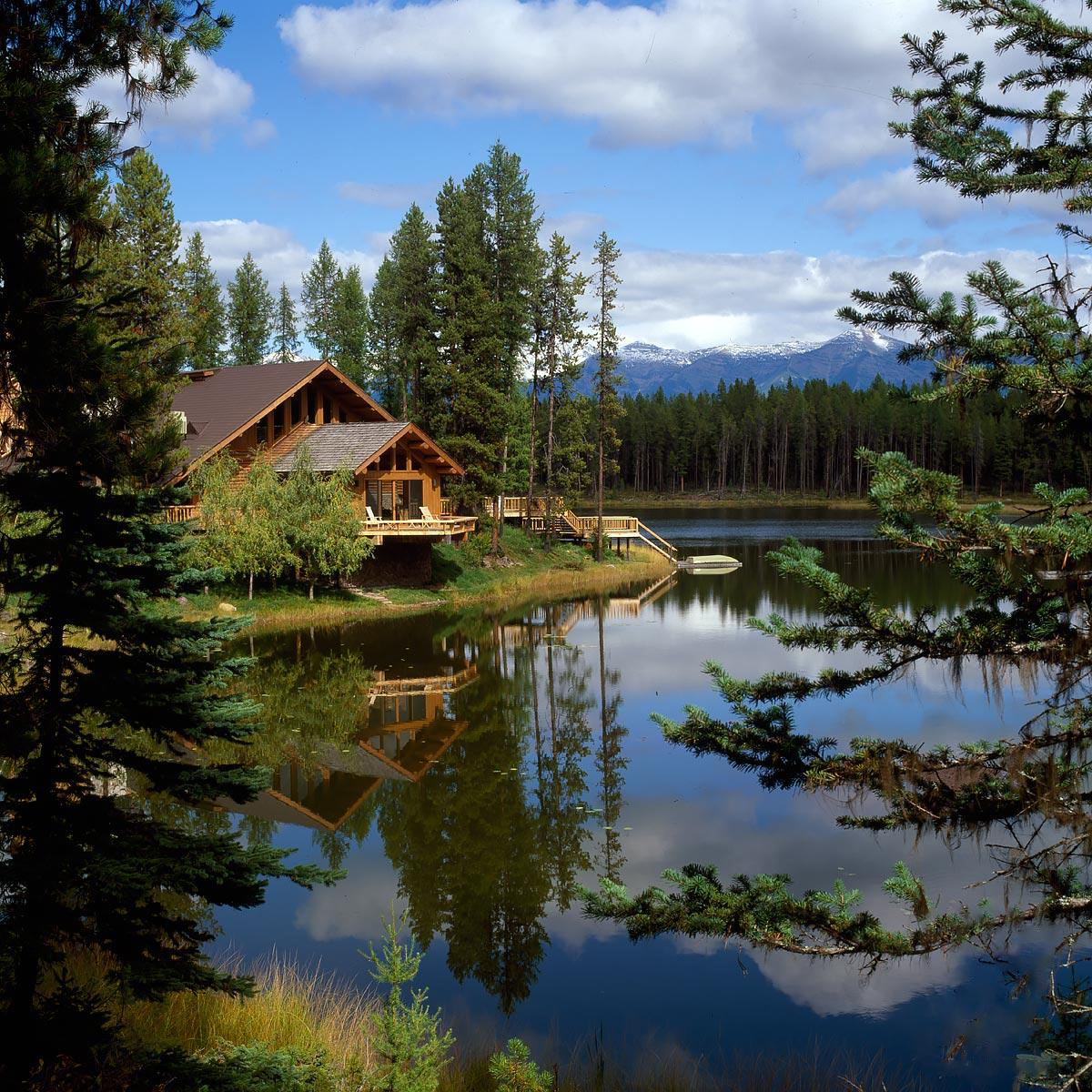 Unrealistically beautiful - Lake, House, Nature, The mountains, Forest, Landscape