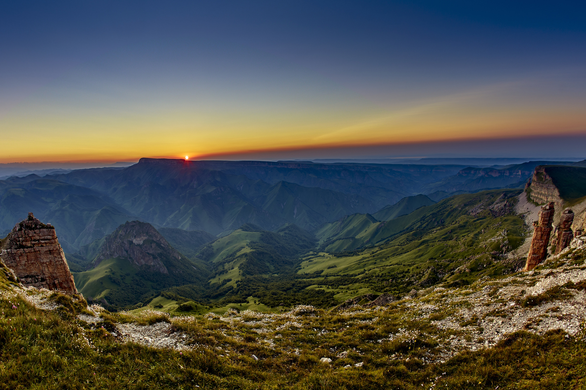 Sunset on the Bermamyt Plateau - My, Landscape, Elbrus, The mountains, Sky, Sunset, Karachay-Cherkessia, Russia, Bermamyt plateau, The photo