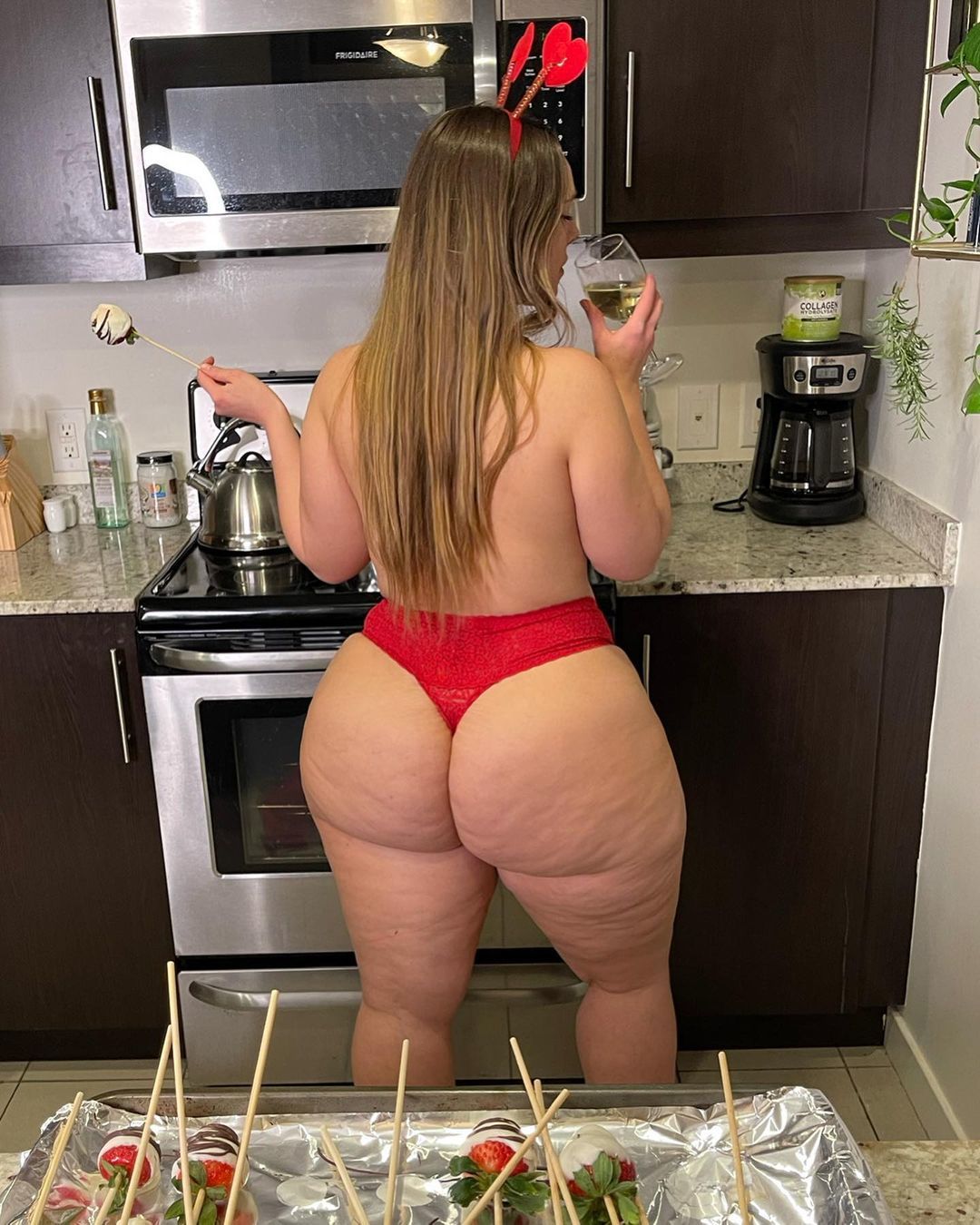 Ideal - NSFW, Erotic, Thong, Fullness, Booty, Body positive, Stockings, Tights, MILF, Swimsuit, Back view, Extra thicc, Video, Longpost