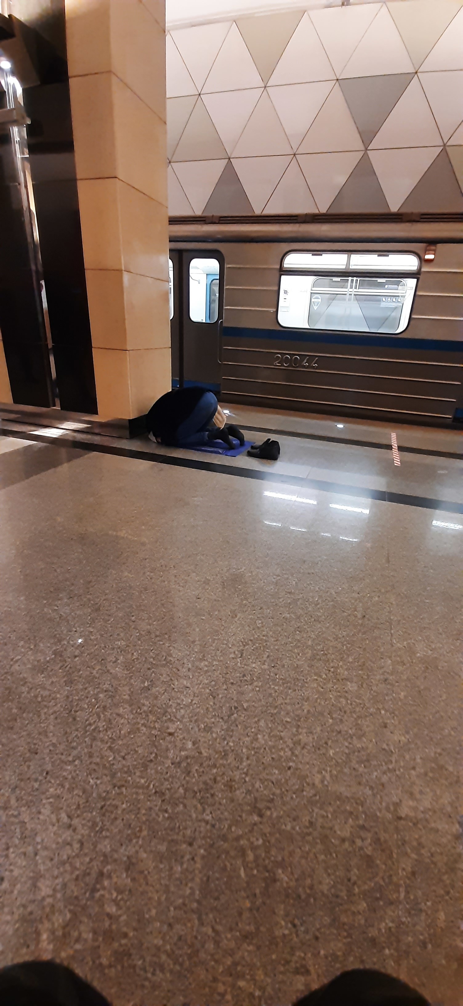 Prayer in the subway! - My, Prayer, Moscow, Metro, Astonishment, Longpost, Namaz