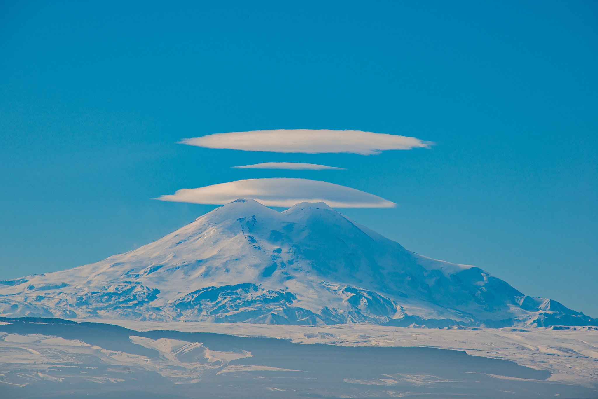 How Elbrus picked up a hat for himself - My, Elbrus, Clouds, Sky, Landscape, Caucasus, Longpost, The photo