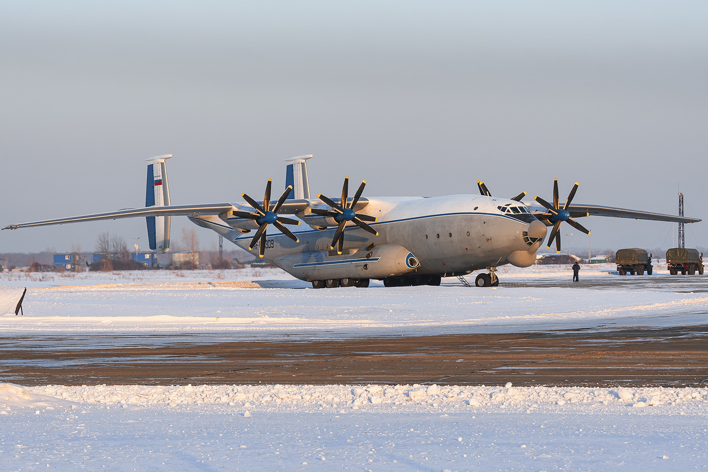 What a small one! - My, Aviation, Airplane, The photo, Novosibirsk, Antey, Longpost