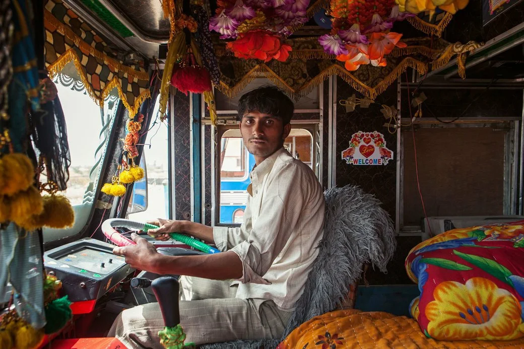 India - dancing on wheels and sweets for the god of machine operators - Auto, India, Truckers, Longpost, The photo, Wagon