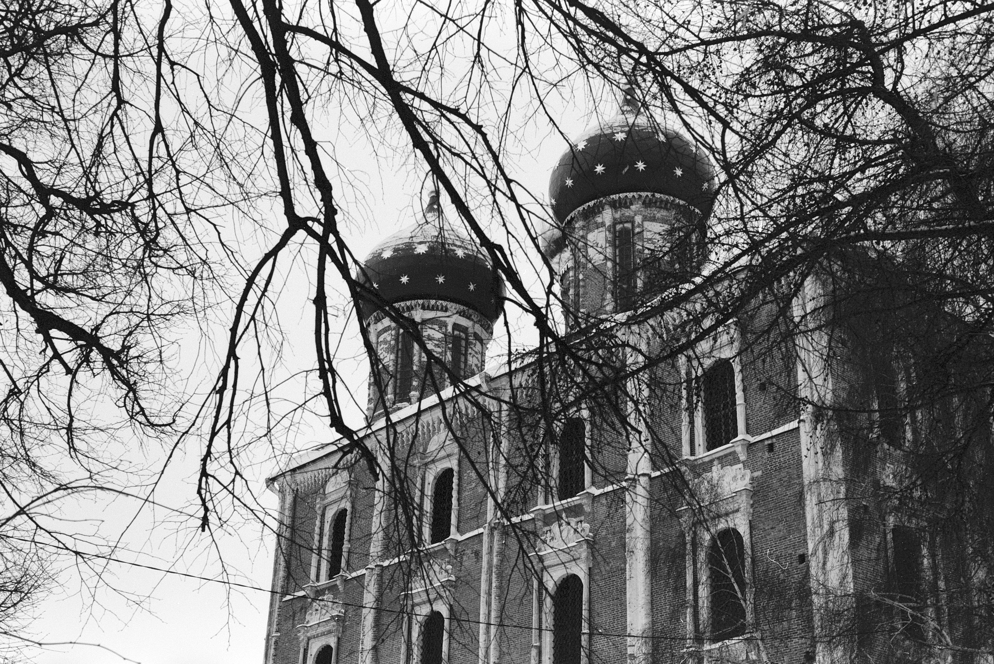 Assumption Cathedral in the Ryazan Kremlin - My, Pentax, Black and white, Film, Ryazan, Ryazan Kremlin, Fujifilm, Street photography, Longpost