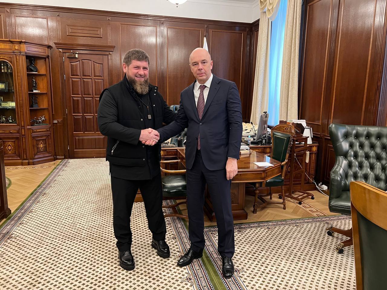 Handshake - Memes, Ramzan Kadyrov, Humor, TV series office, Anton Siluanov