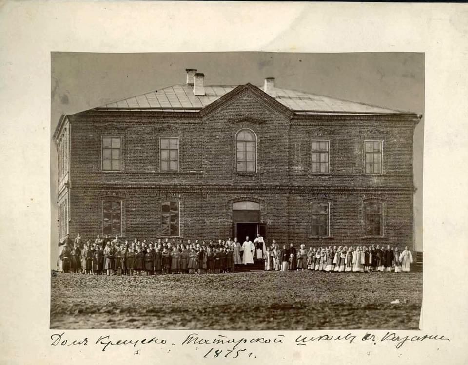 The main building of the central Khreshcheno-Tatar school (Nikolai Ershov, 18) - Kazan, Architecture, Old man, Before, Walk, City walk, Town, Monument, sights, The park, Longpost