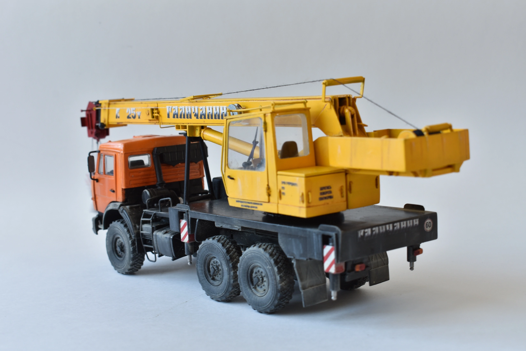 Truck crane KS-55713-5, part 2 - My, Modeling, Scale model, Stand modeling, Homemade, Collecting, Truck crane, Kamaz, Longpost, 