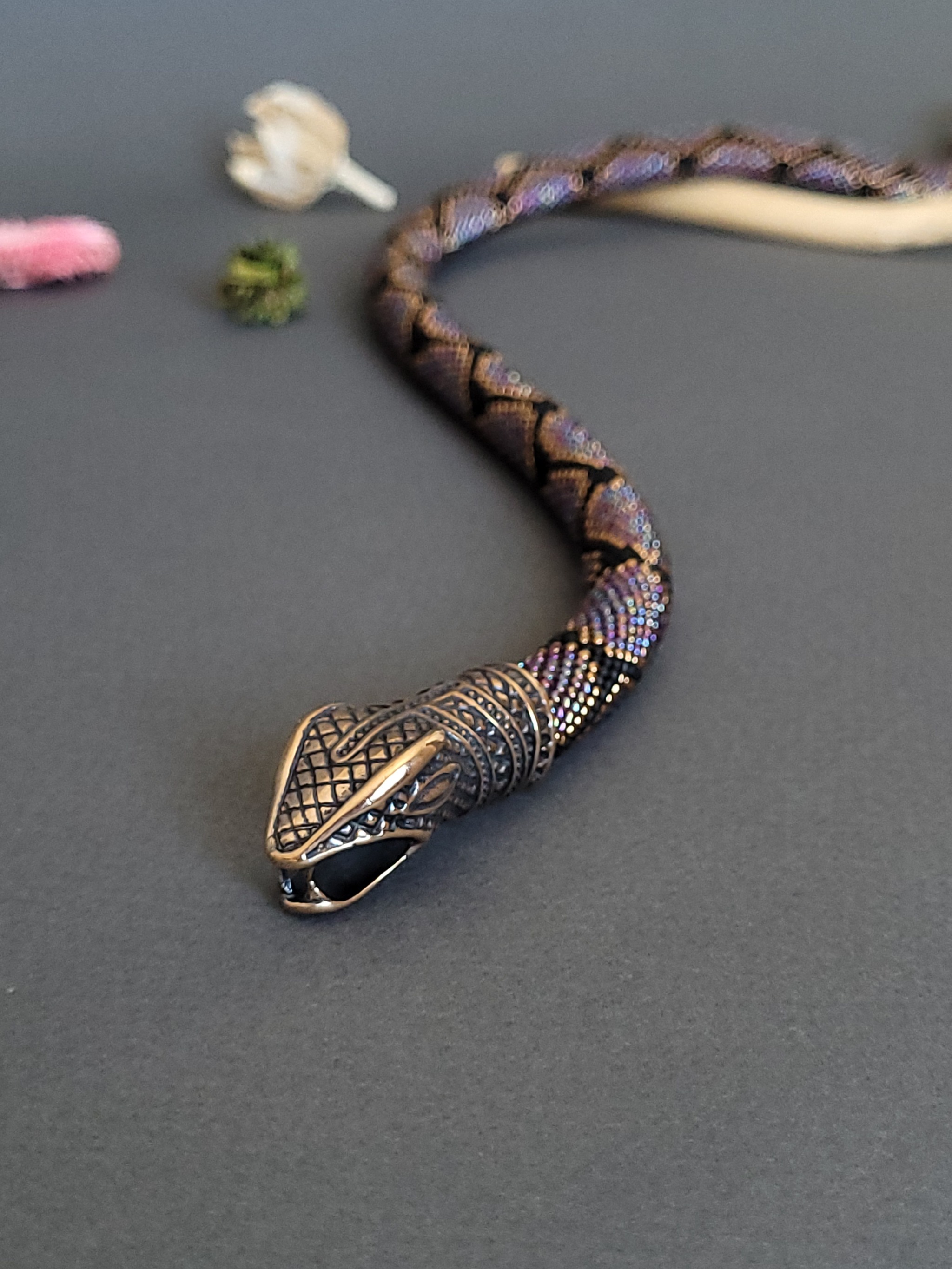 Змейка из бисера. Схема сборки - КлуКлу | Бисер, Плетение, Рукоделие