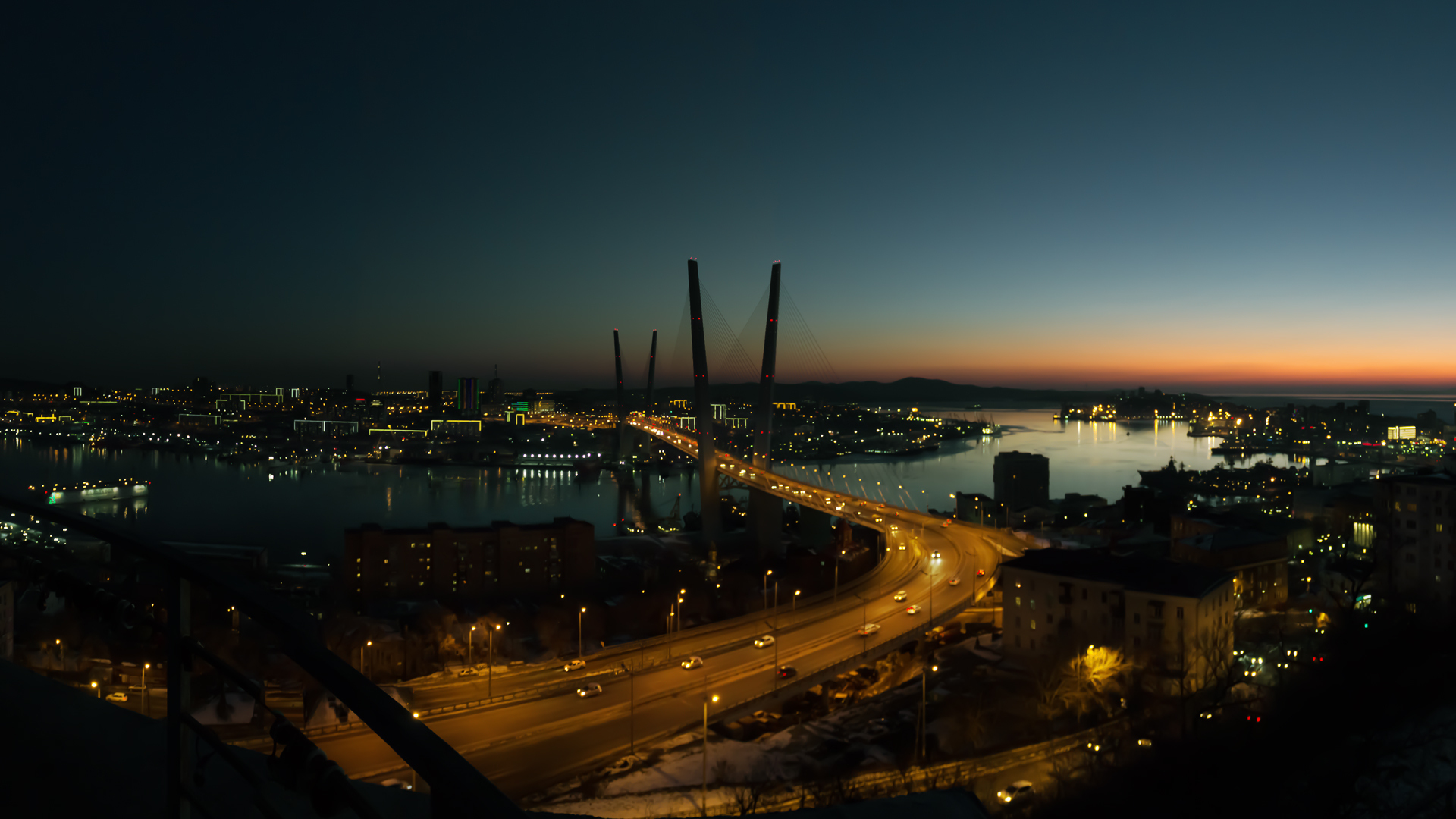 Vladivostok plunges into twilight - My, Primorsky Krai, Vladivostok, Night city, dust, Дальний Восток, Golden Horn Bay, The photo, 