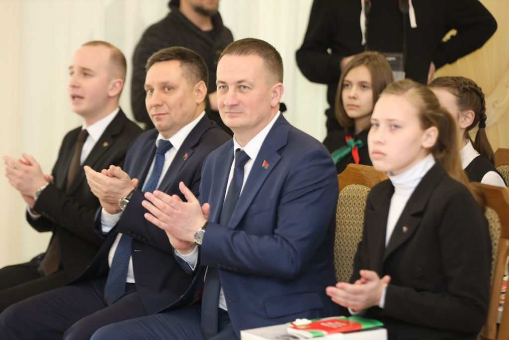 Now March 15 is a double holiday for me! Turchin presented passports and clothes from the president to the best schoolchildren of the region - Republic of Belarus, Constitution, Merch, Alexander Lukashenko, The passport, Pupils, Politics, Minska Pravda Mlyn by, Longpost, 