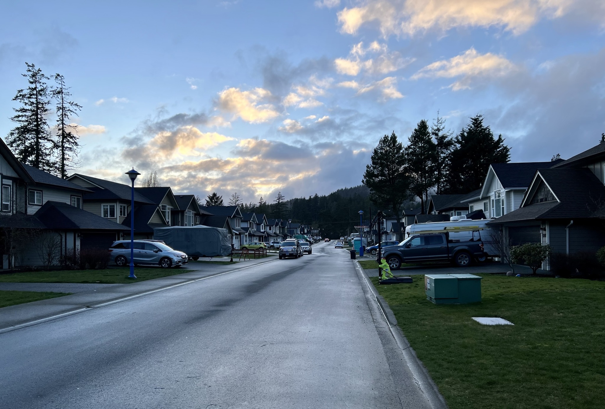 Walk after the rain - My, Walk, Town, The street, House, Road, Car, Evening, Spring, March, Sky, Clouds, beauty, Purity, Canada, Longpost, 