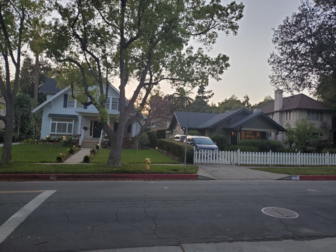 PHOTO: Los Angeles, a quiet street with private houses - My, Los Angeles, California, USA, Town, Quality of life, House, Mansion, The photo, The park, Longpost, 