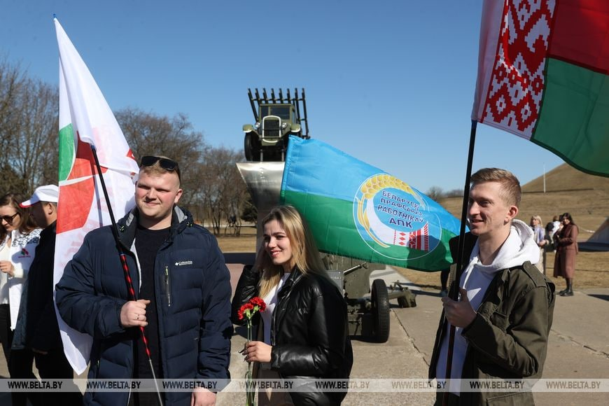 22 марта в Беларуси сожжение Хатыни было помянуто автопробегами и митингами Зa единую Беларусь! За Хатынь! - Республика Беларусь, Хатынь, Автопробег, Патриотизм, Великая Отечественная война, Политика, Видео, Без звука, Длиннопост, 