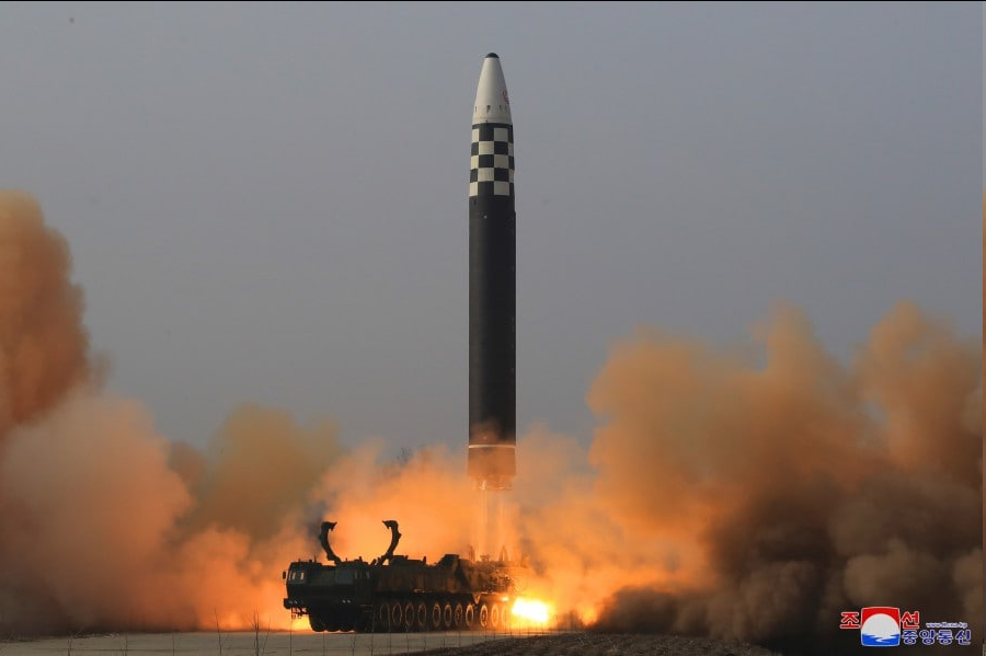 Interesting photos of the launch of a new intercontinental ballistic missile of the DPRK - Rocket launch, North Korea, Kim Chen In, Video, Longpost, 