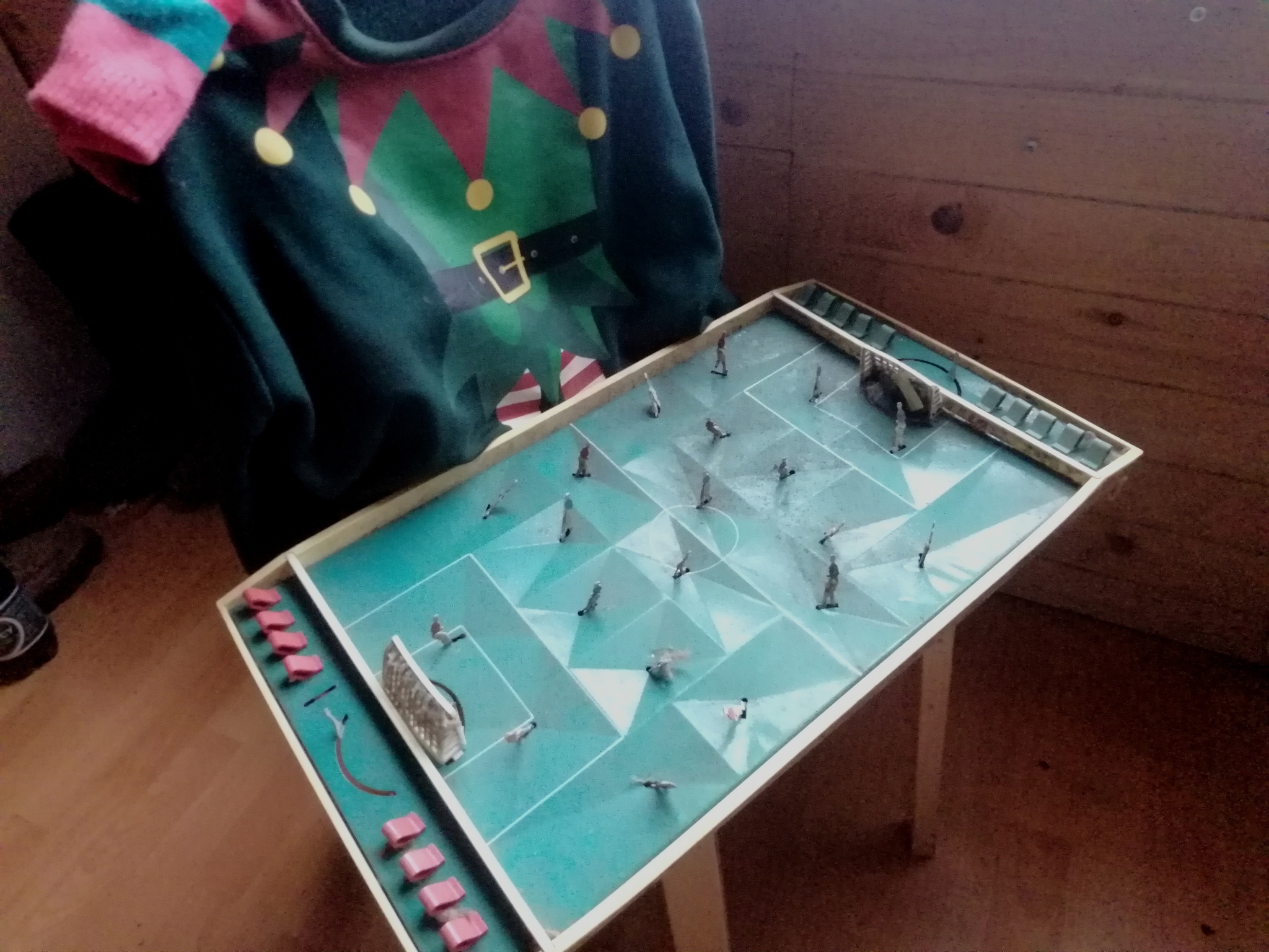 Due to the sanctions on the video game, I pulled out a Fifu 84 from the attic. No loot boxes and good fps. The best online crush of my youth - My, Table soccer, Without registration and SMS, Childhood memories, , Longpost, Design, Video