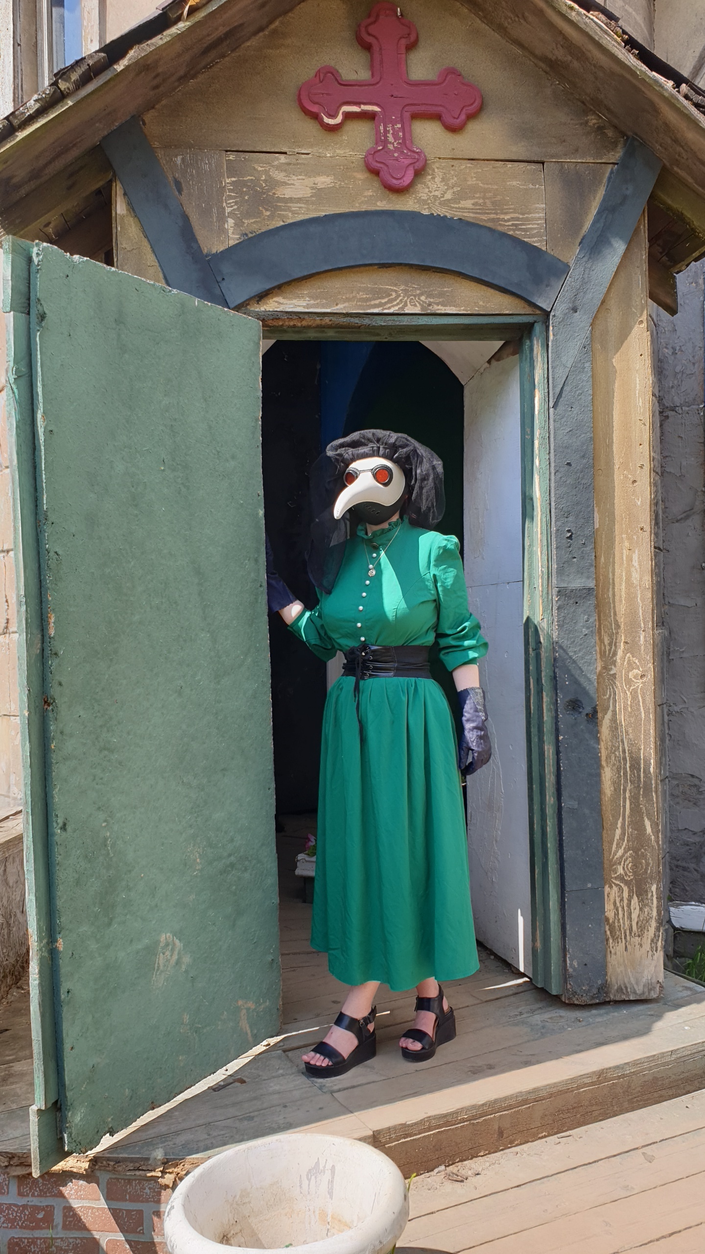 Plague nurse Alfina in a medieval city - My, The photo, Cosplay, Mask, PHOTOSESSION, Professional shooting, Plague, Plague Doctor, Plague Doctor Mask, Cosplayers, Gothic, Models, Longpost, Pestilence, Beautiful, Middle Ages, Doctors, The dress, Body