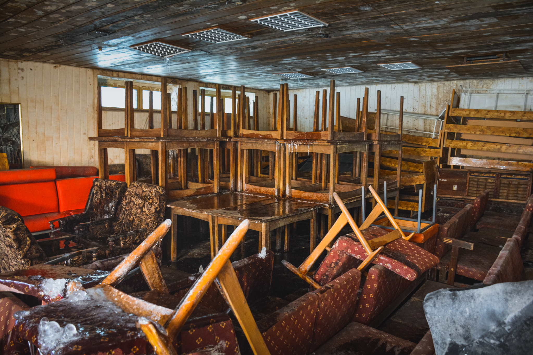 Abandoned in the forests of the Moscow region sanatorium - My, Abandoned, House, Architecture, All ashes, Urbanphoto, Moscow region, Longpost, Sanatorium