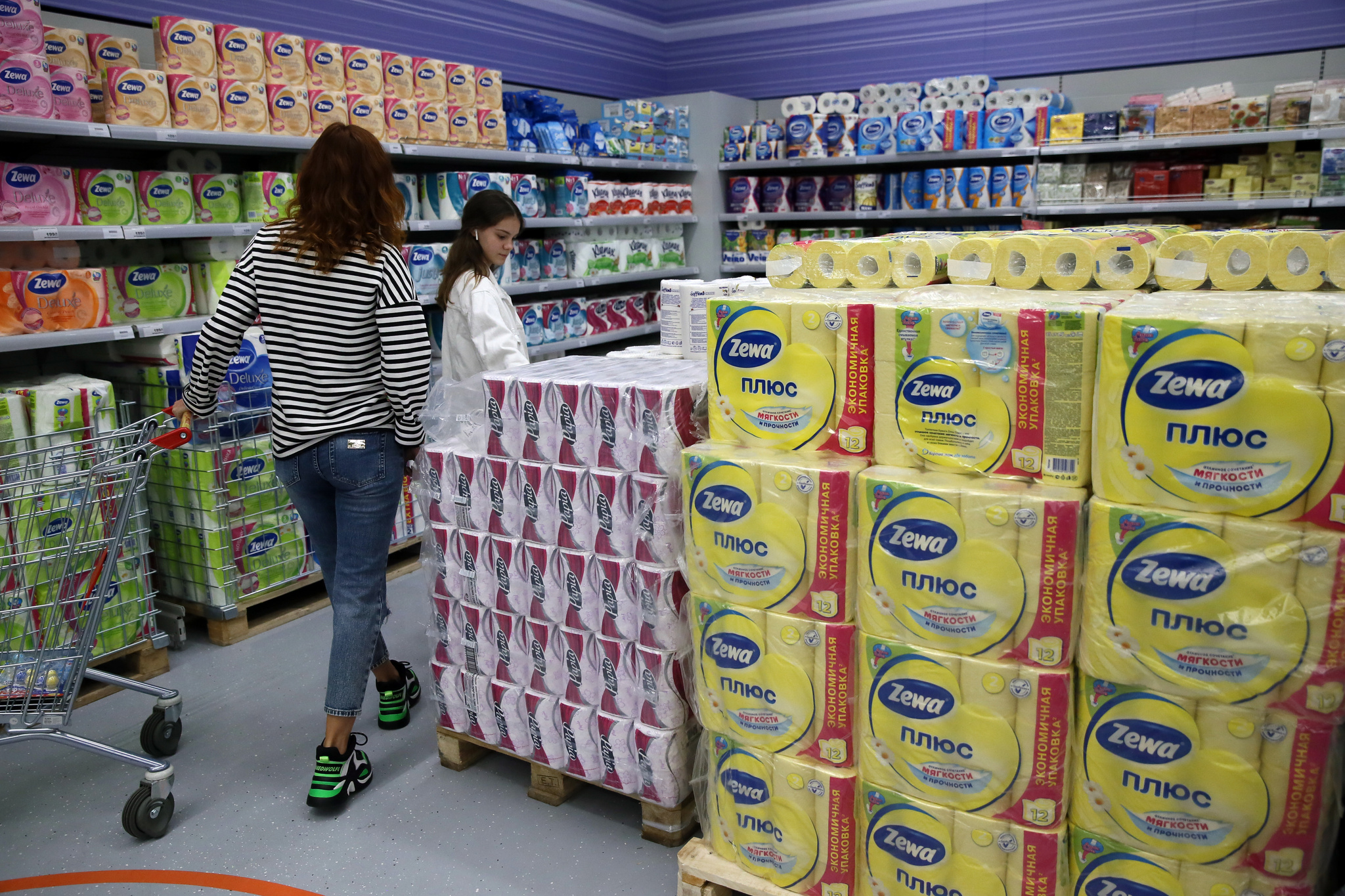 Spending of Russians on toilet paper in March on average increased by 25% compared to February - My, news, TASS, Toilet paper, Economy, Economy in Russia