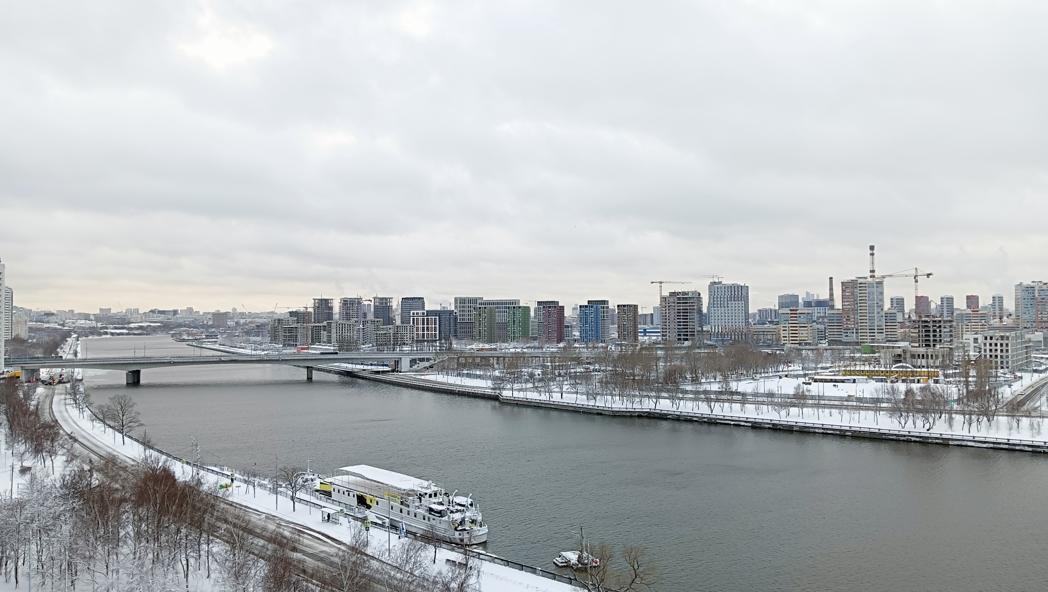 Global warming behind one separate window - My, Snow, Global cooling, Global warming, Spring, Landscape, View from the window, Moscow, Moscow River, Zil, Nagatino, Nagatinsky Zaton, 