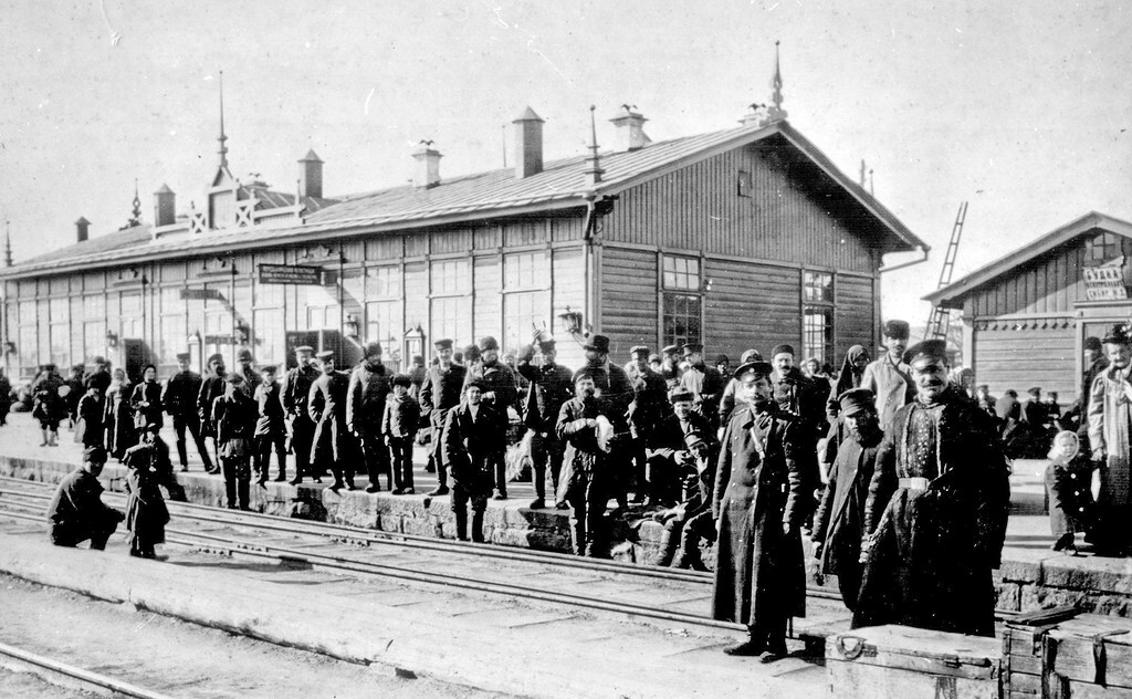 Немного Челябинска в старых фотографиях - Моё, Челябинск, Железная Дорога, Вокзал, Фотография, РЖД, Длиннопост, Юужд, 