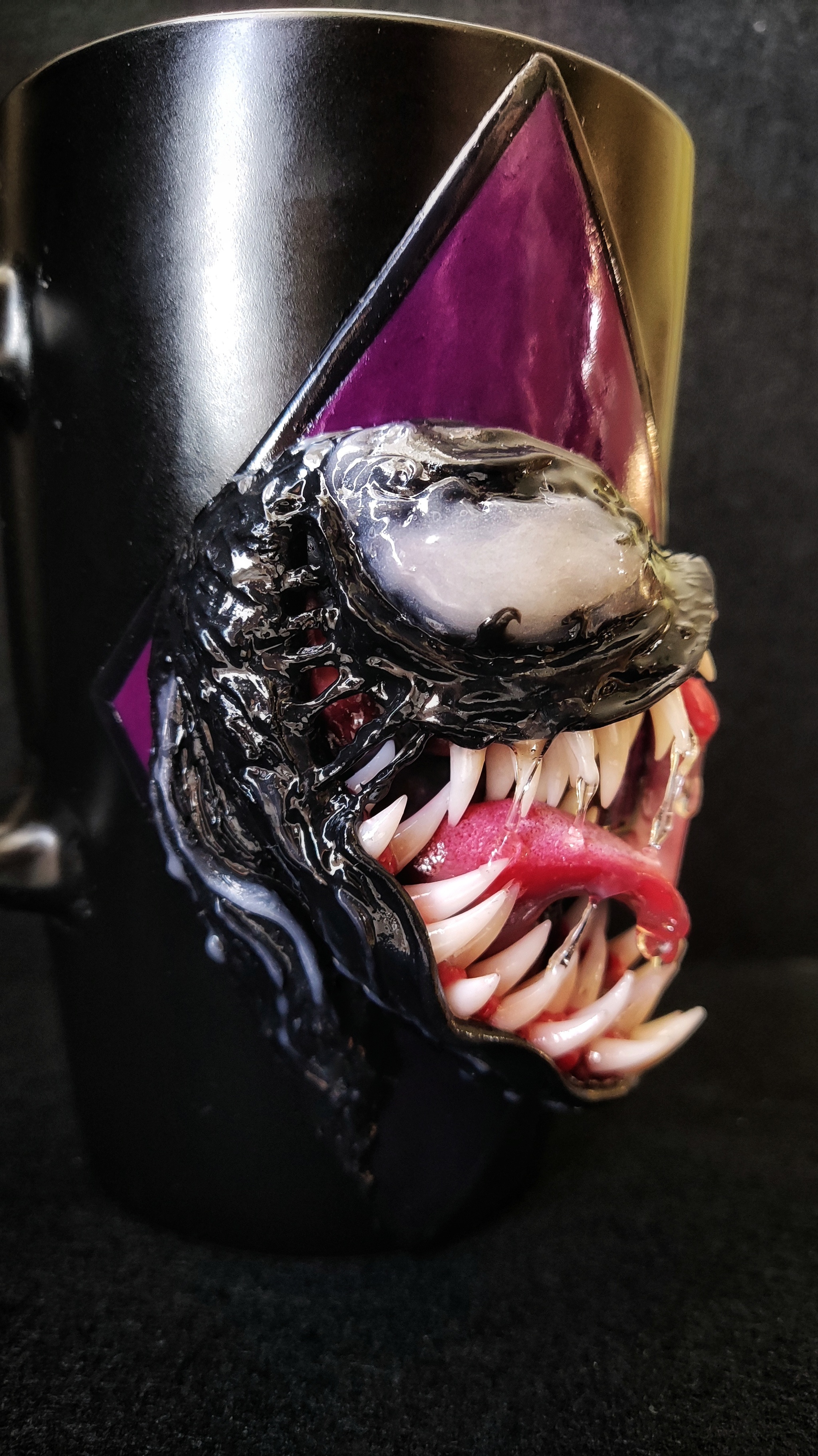 Кружка Venom - Моё, Полимерная глина, Кружка с декором, Ручная работа, Веном, Карнаж, Marvel, Видео, Вертикальное видео, Длиннопост, 