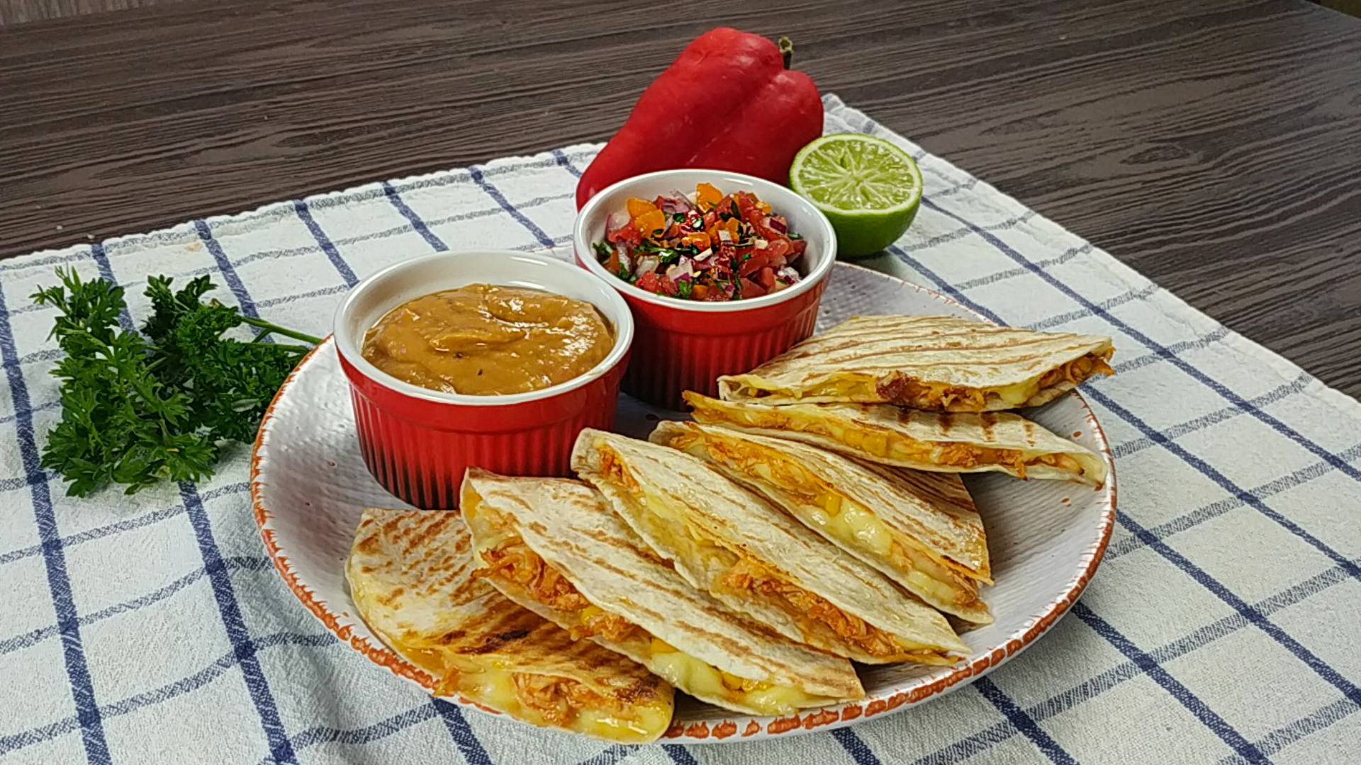 Quesadilla with chicken - My, Video recipe, Dinner, Preparation, Cooking, Yummy, Recipe, Meat, Snack, Video, Youtube, Longpost, Quesadilla, Food, 