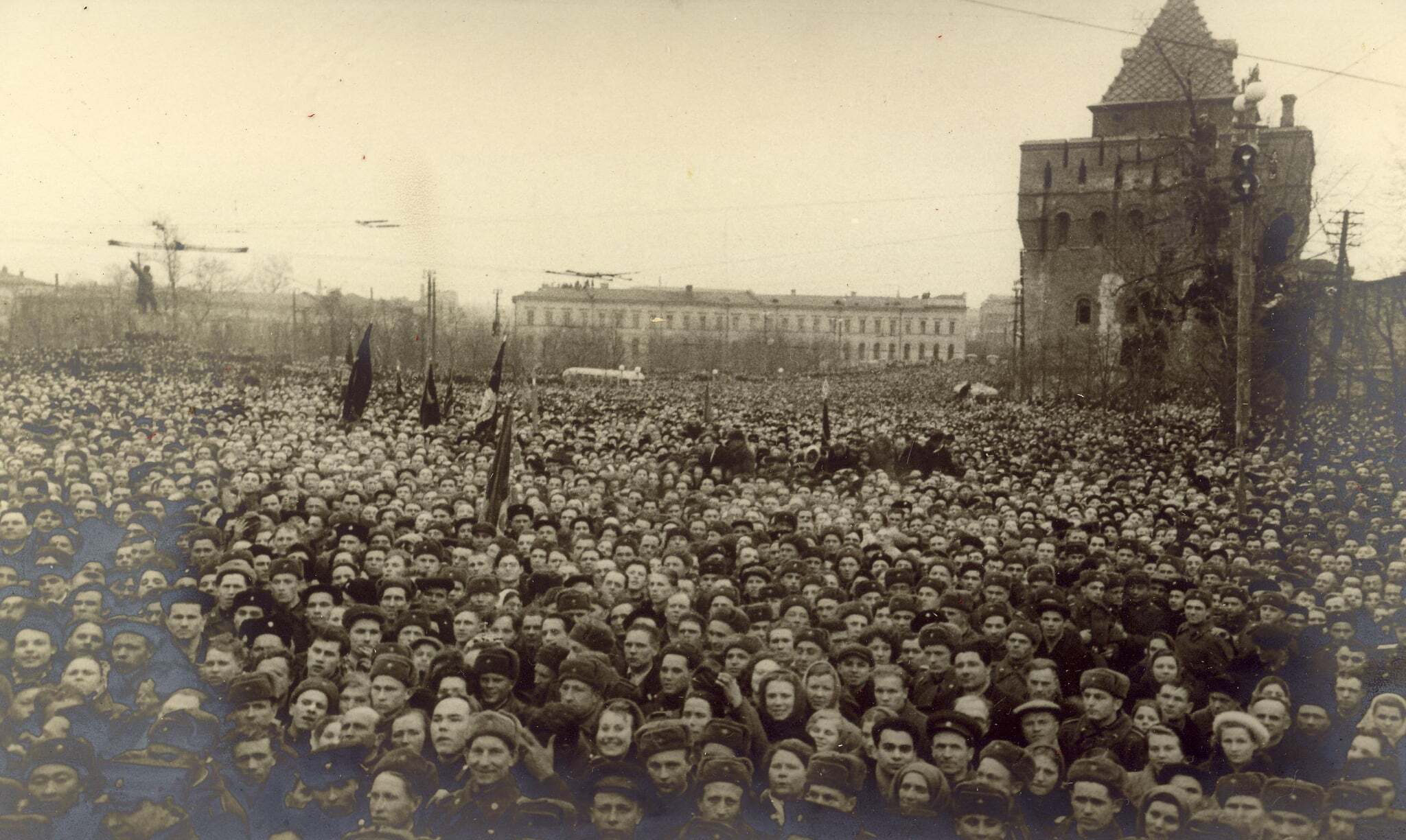 Sea of people on Minina Square - Black and white photo, Nizhny Novgorod, Minin Area