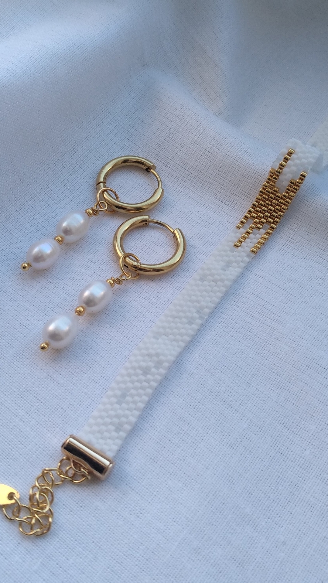 I made earrings from natural pearls and a bracelet from jewelry beads - My, Hobby, Needlework without process, Handmade, Art, The photo, Longpost, Interesting, Decoration, 