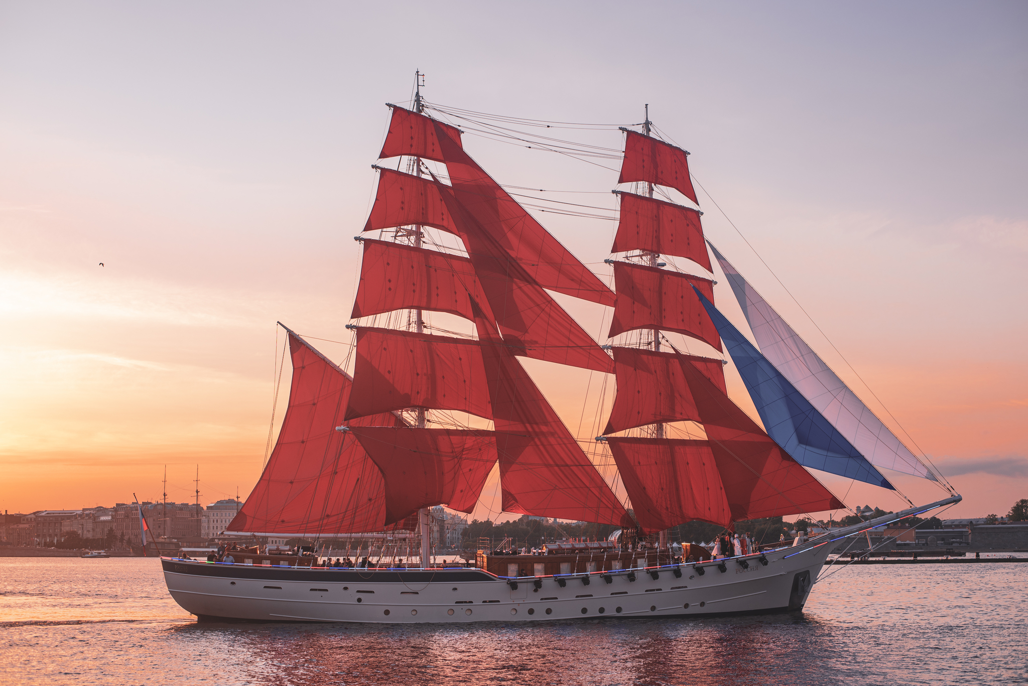 Scarlet Sails, 2021 - My, The photo, Landscape, Photographer, Nikon, Saint Petersburg, Scarlet Sails, Neva, Longpost