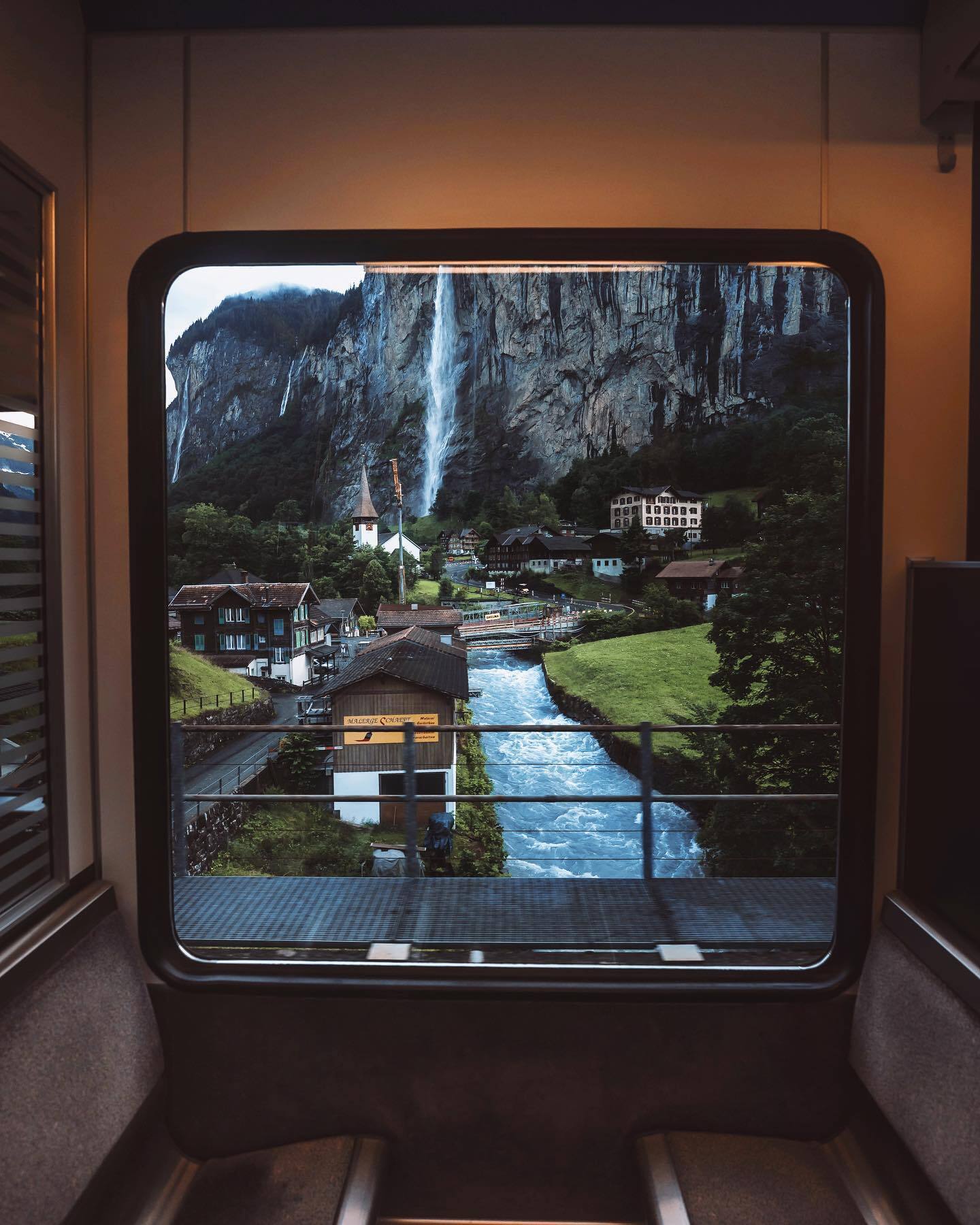 Great view - The photo, A train, Lauterbrunnen, Switzerland