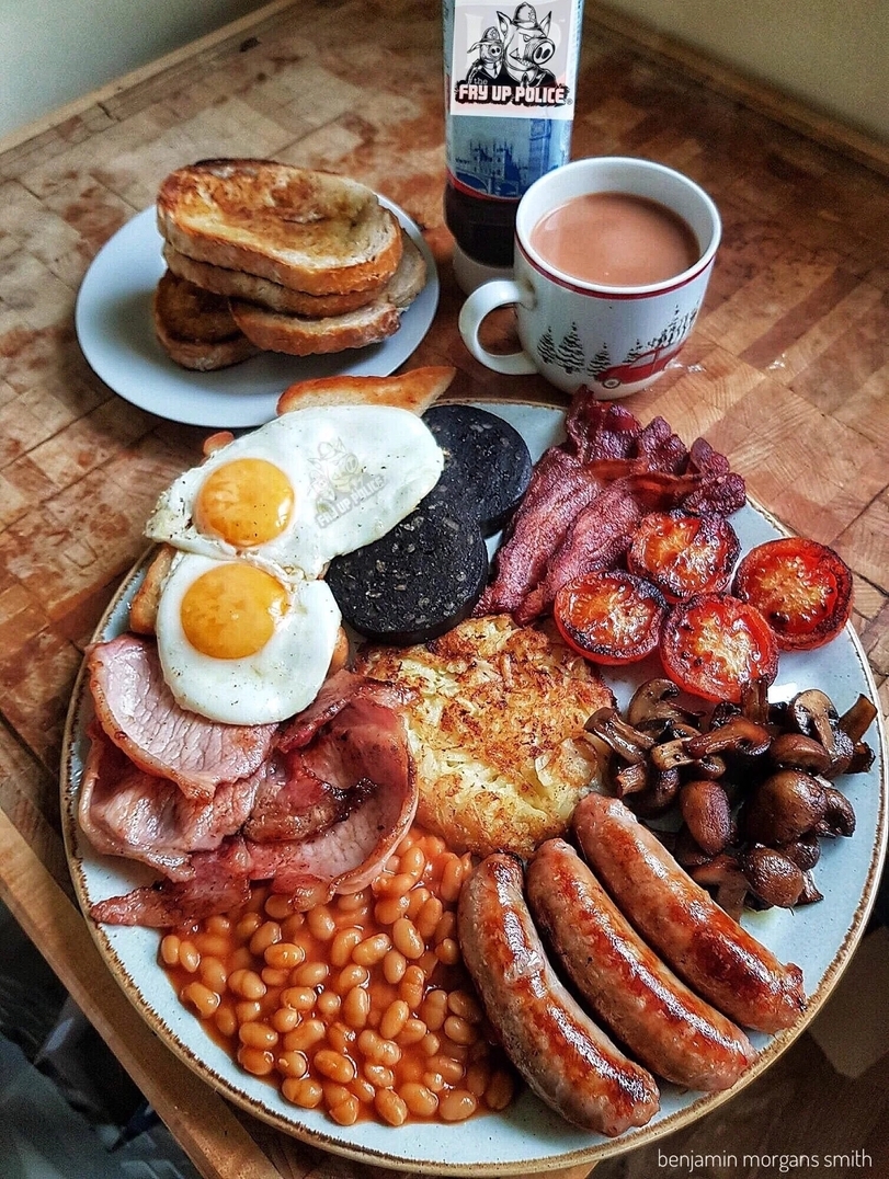 After such a breakfast, you need to lie down for another couple of hours. - Food, Meat