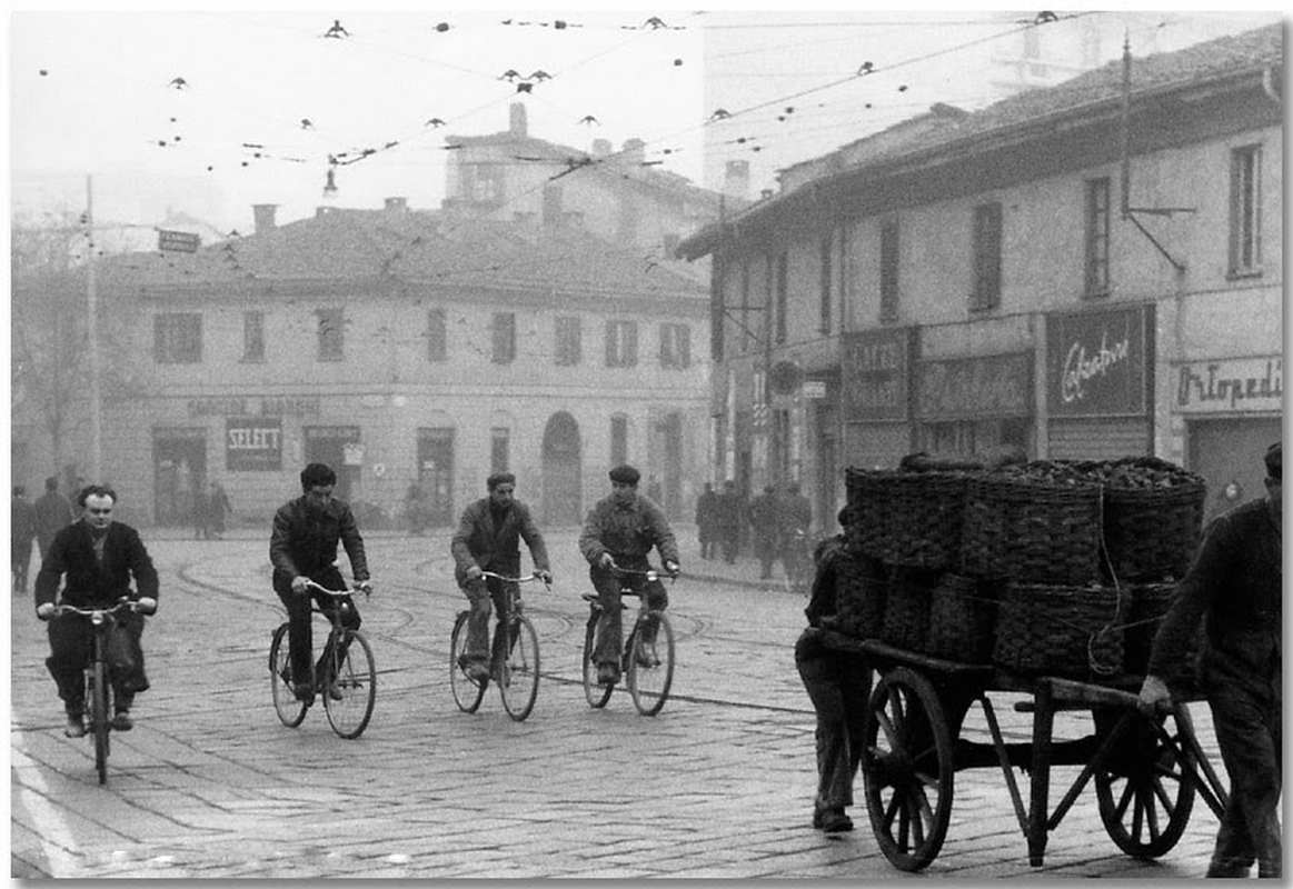 Mario De Biasi - streets, reports and kisses - The photo, Film, Black and white photo, Street photography, Italy, Longpost