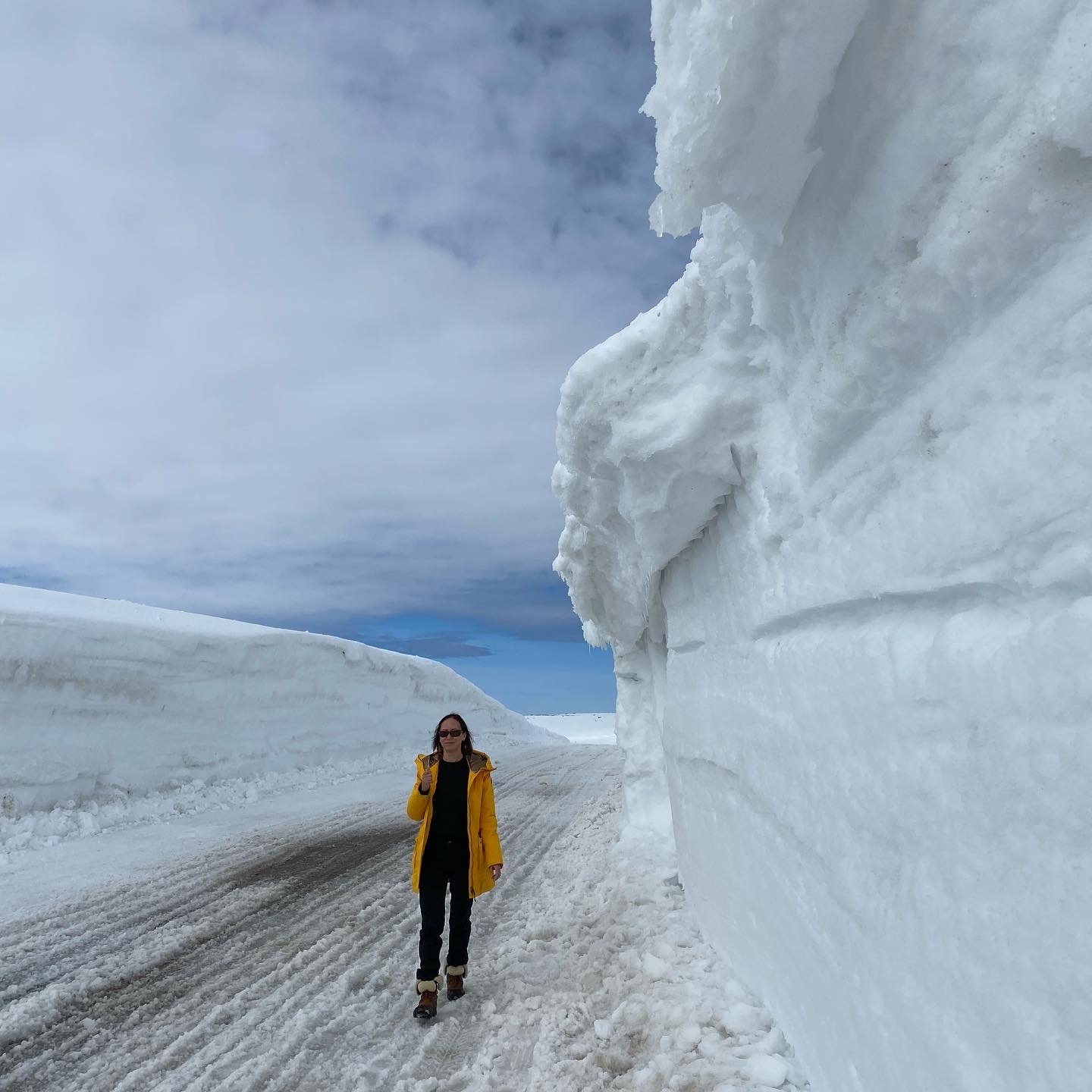 I defile here in the snows - My, Kola Peninsula, North, Travel across Russia, Mobile photography, Teriberka, Snowdrift, Snow, Spring