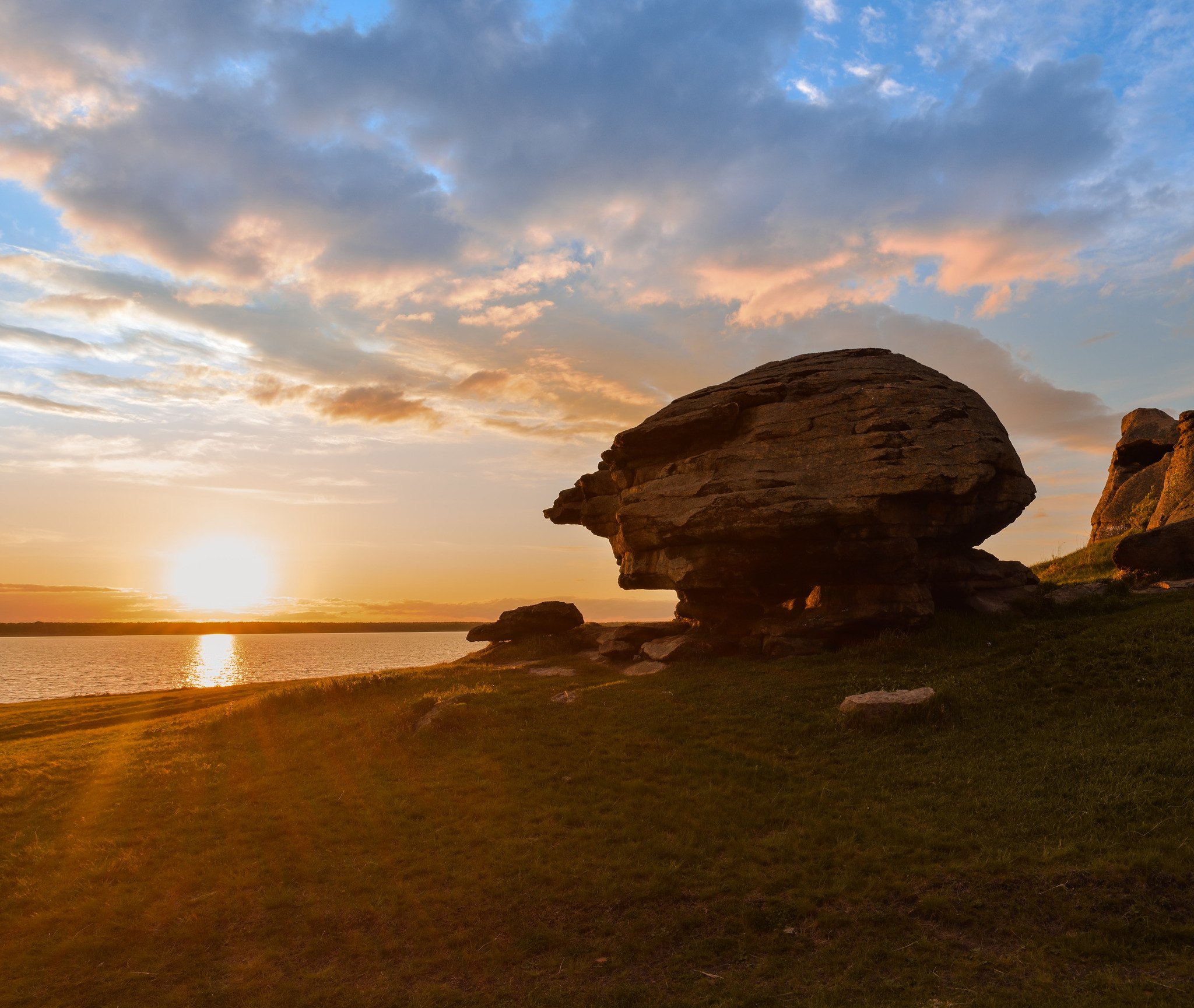 Sunset on the lake - My, Nature, Landscape, Nikon d3400, Ch60, Sunset, Lake, Clouds, The nature of Russia, beauty of nature, Sky, The sun, The photo