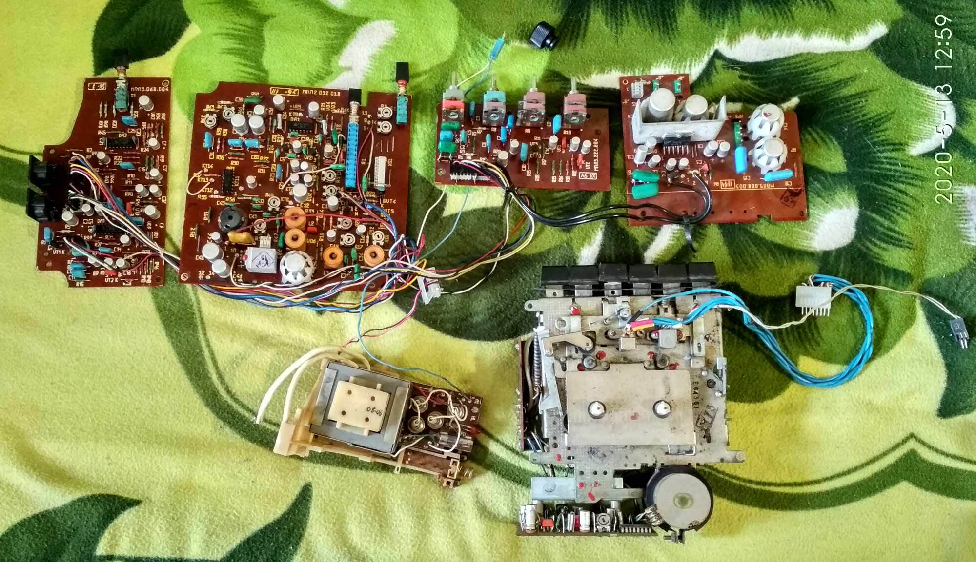 Последний Отечественный переносной кассетный магнитофон "Весна М-330С ...