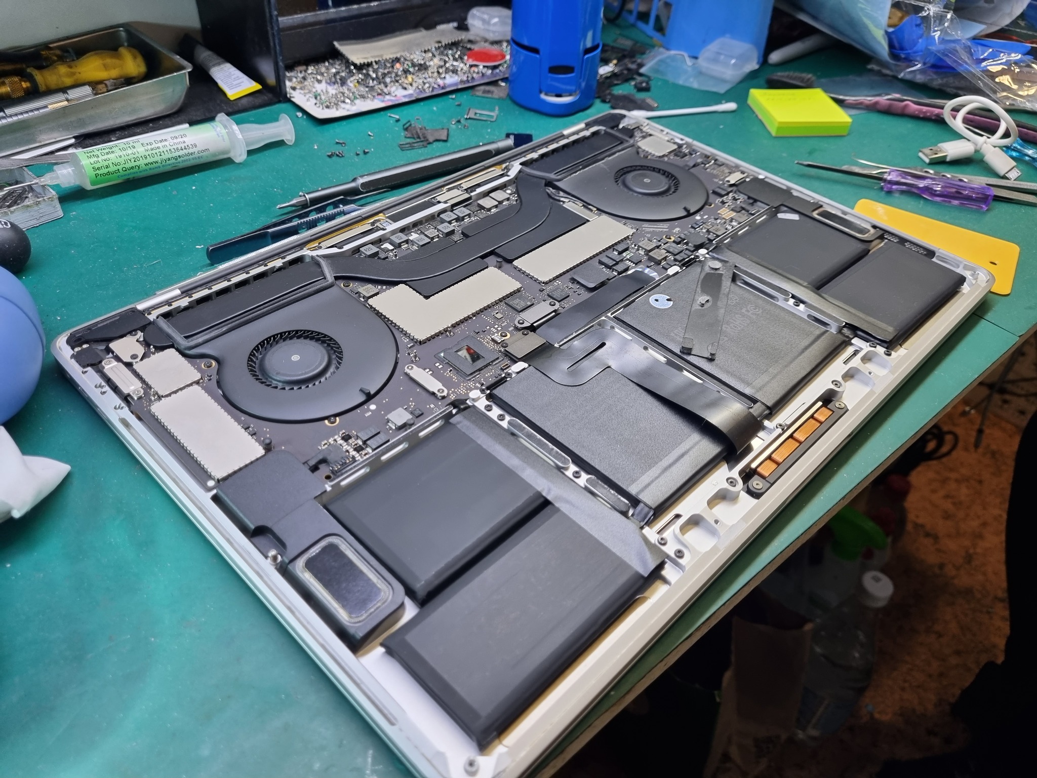 Do I need to clean my macbook? - My, Moscow, Repair of equipment, Laptop Repair, Cleaning, Longpost