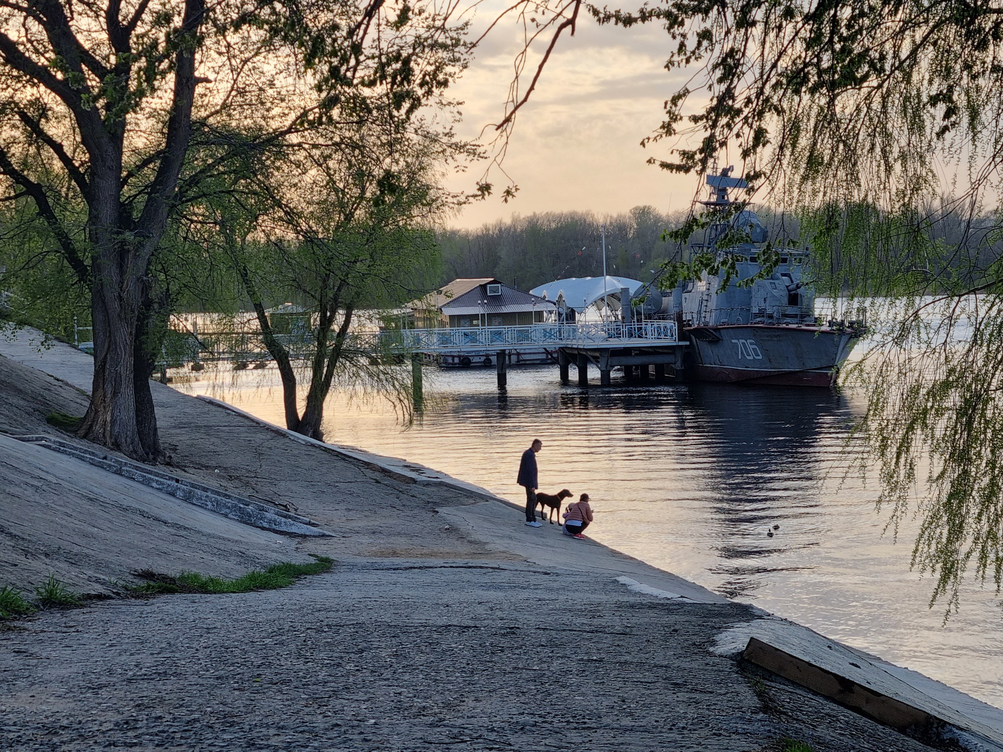 Весна в Энгельсе - Моё, Город Энгельс, Набережная, Весна, Мобильная фотография, Длиннопост