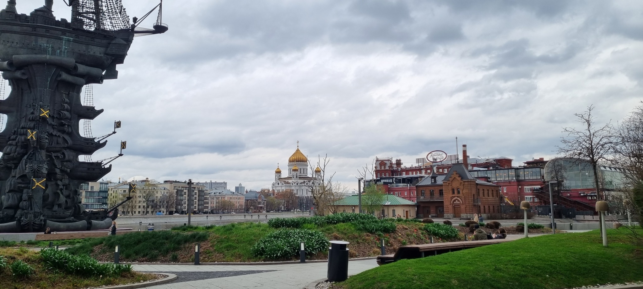 Walk through the sunny center of Moscow - Moscow, City walk, Spring, Embankment, Gorky Park, Yandex Zen, Longpost