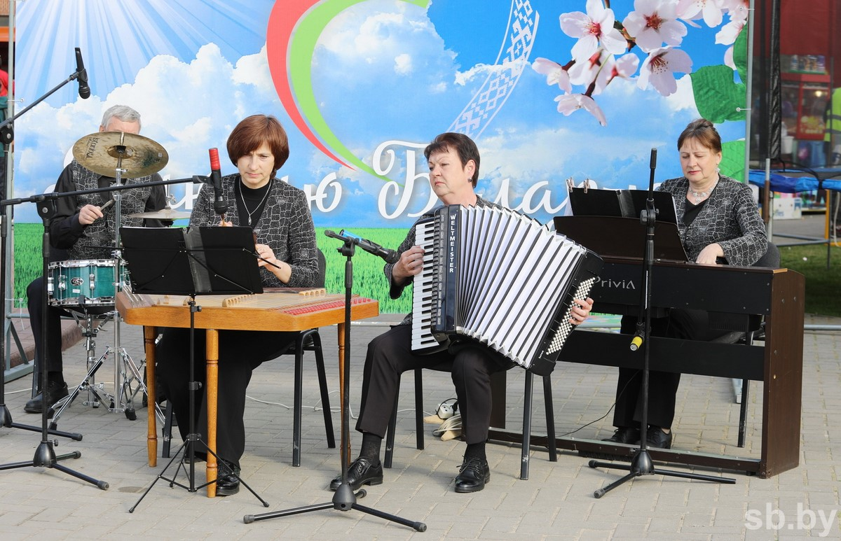 Photos. The traditional opening of the city fountain took place in Shchuchyn - Republic of Belarus, Musicians, Shchuchyn, Folk art, Fountain, Opening, news, The photo, Longpost