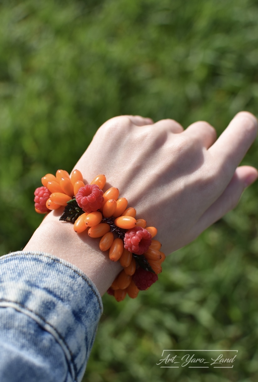 Bracelet with raspberry and sea buckthorn - My, Polymer clay, Handmade, Decoration, Needlework without process, Raspberries, Sea buckthorn, Longpost