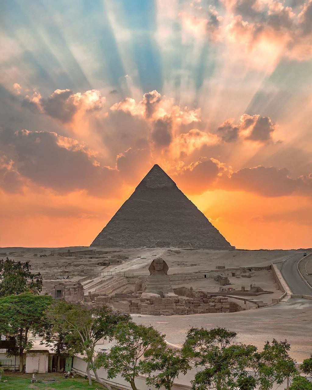 Pyramid of Khafre. Egypt - Interesting, Pyramid, Egypt, Ancient Egypt, beauty, beauty of nature