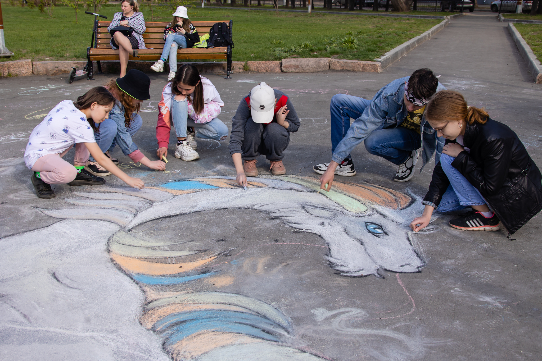 In Chelyabinsk, an artist turns asphalt into paintings to distract children from smartphones - My, Long, Kindness, Art, Street art, Artist, Chelyabinsk, Children, Video, Video VK, Longpost