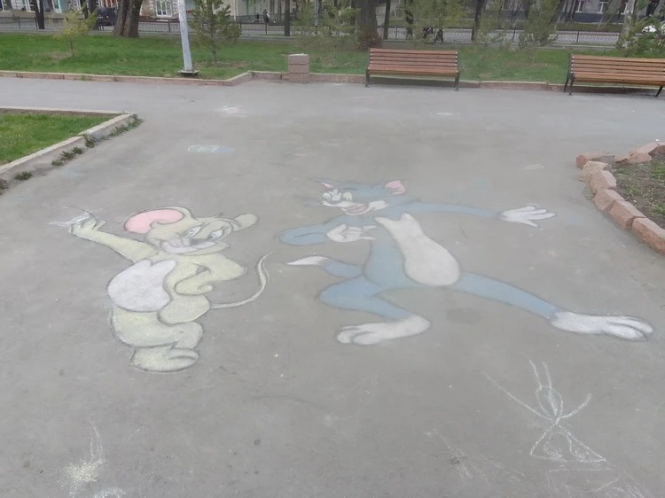 In Chelyabinsk, an artist turns asphalt into paintings to distract children from smartphones - My, Long, Kindness, Art, Street art, Artist, Chelyabinsk, Children, Video, Video VK, Longpost