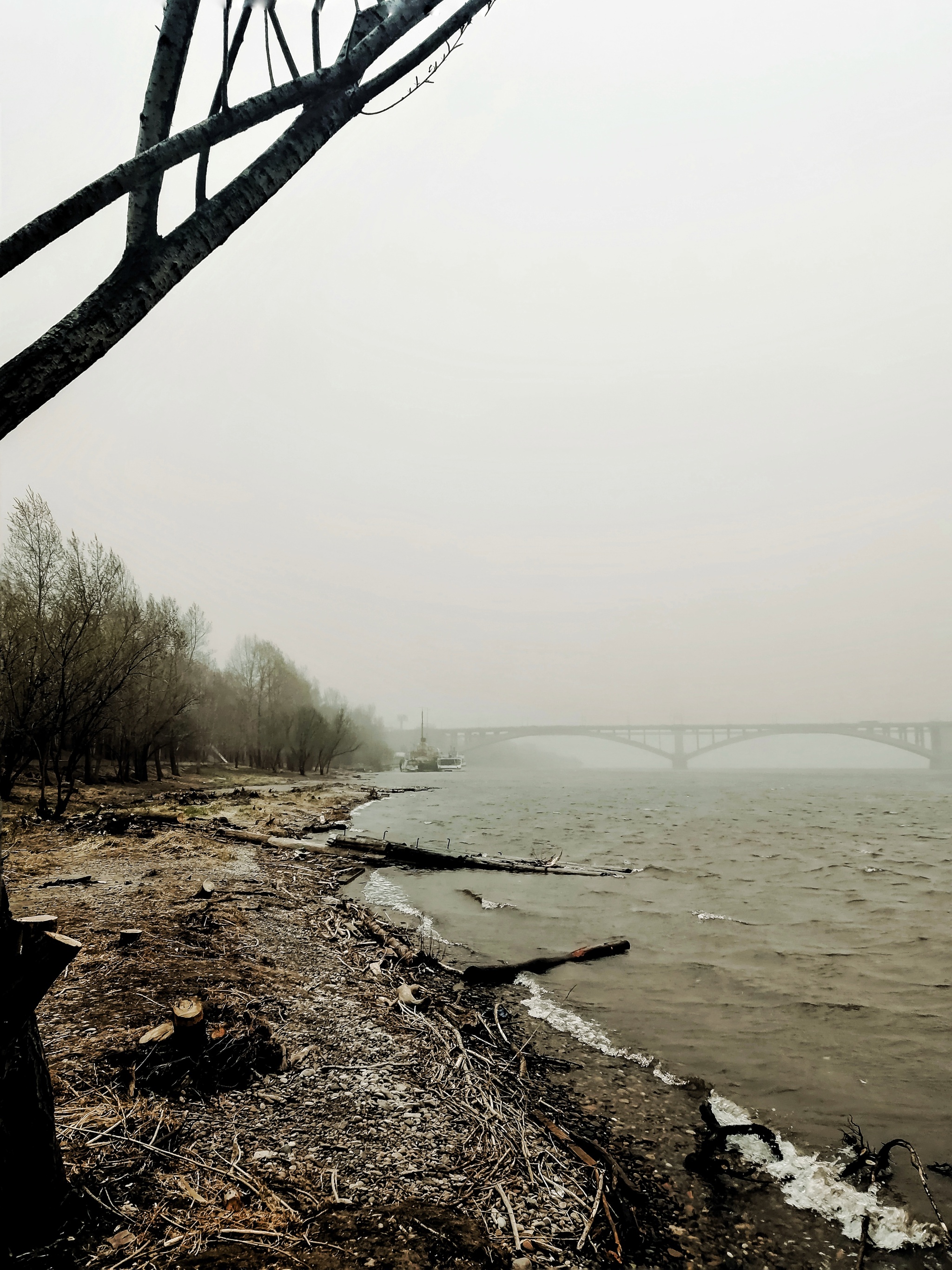 Dust spring storm in Krasnoyarsk - My, Mobile photography, The photo, Nature, The nature of Russia, River, Krasnoyarsk, Spring, Longpost, Dust storm