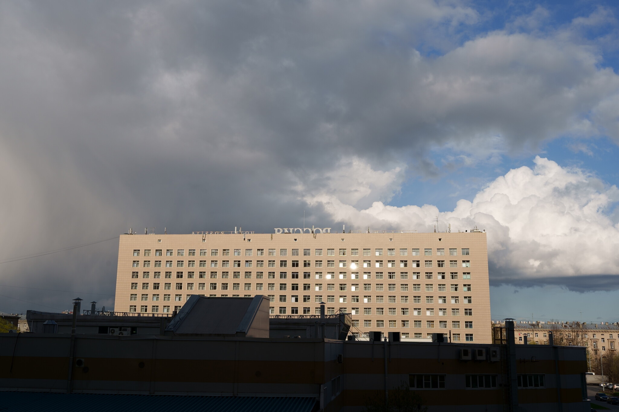 Thunderstorm over St. Petersburg (above the hotel Rossiya), the last hour - My, Saint Petersburg, Thunderstorm, The photo, beauty of nature, Weather, Longpost