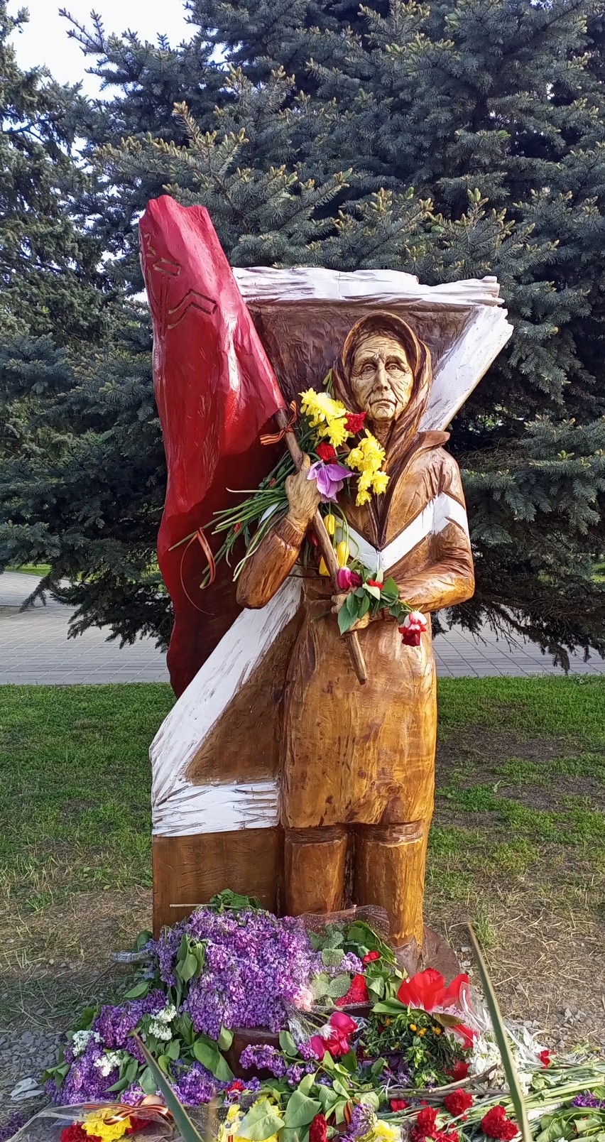 Sculpture for grandmother, Azov - My, Grandmother, May 9 - Victory Day, Sculpture, Azov