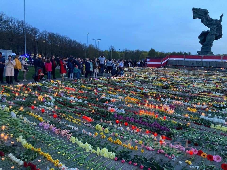 The ruling parties of Latvia supported the amendments allowing the demolition of the Soviet monument - Latvia, Story, Monument, news, Politics, Government, Longpost